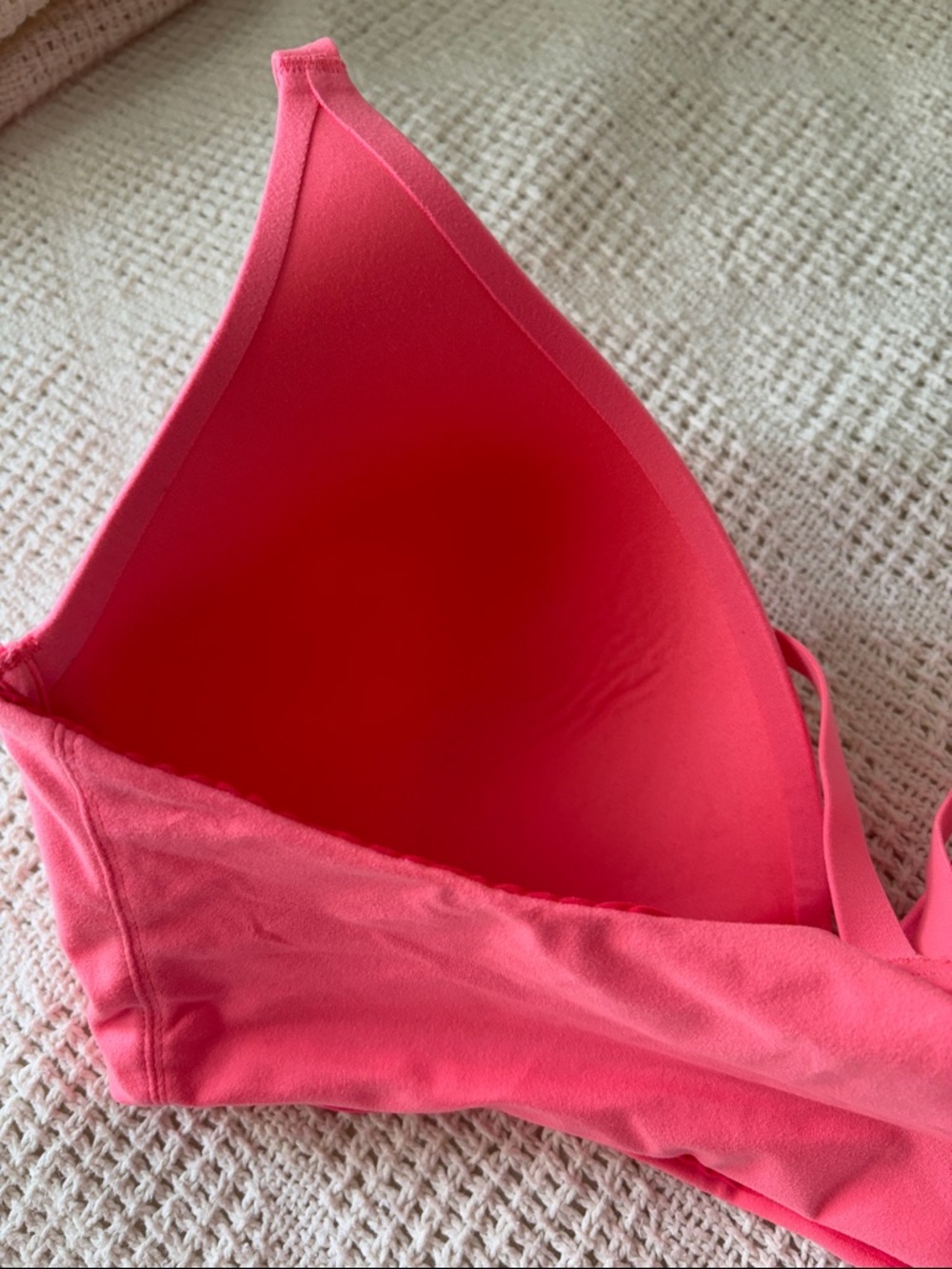 Victoria’s Secret Lightly Lined Wireless Plunge Bra 34DD - Picture 6 of 12